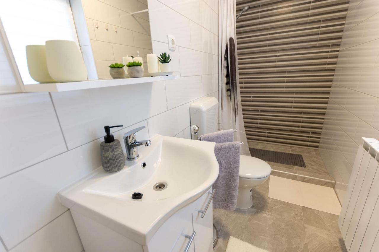 Apartmani Sun & Moon Bjelovar Ngoại thất bức ảnh