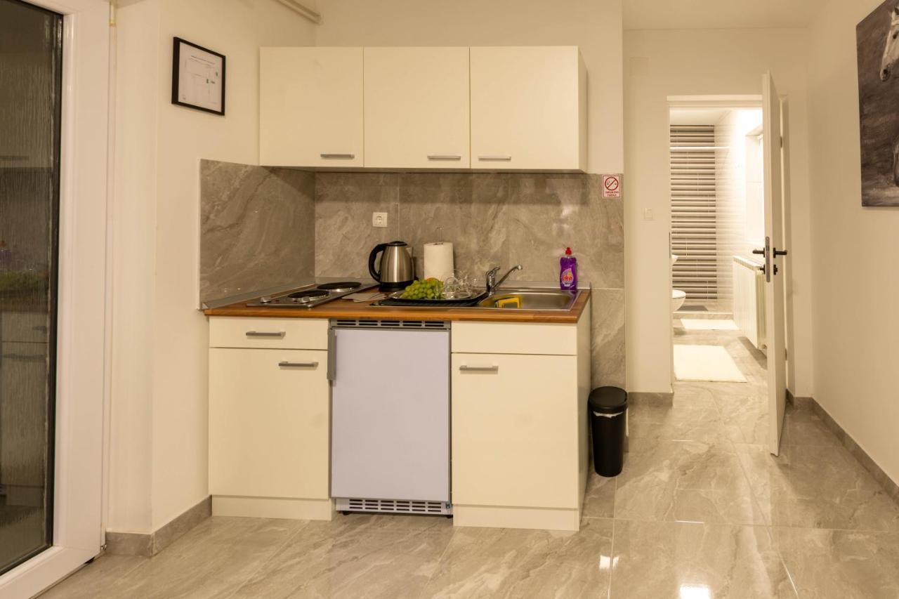 Apartmani Sun & Moon Bjelovar Ngoại thất bức ảnh
