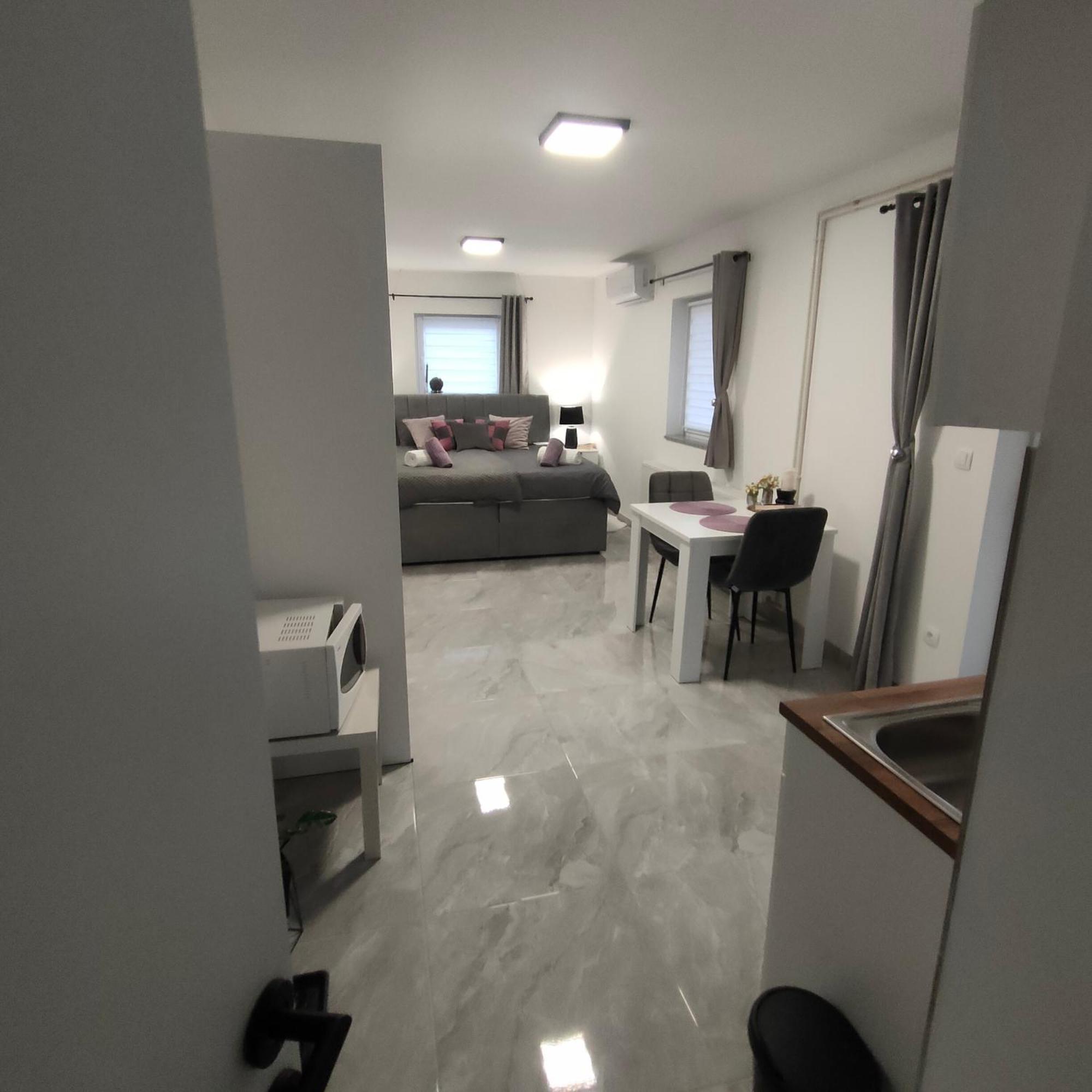 Apartmani Sun & Moon Bjelovar Ngoại thất bức ảnh