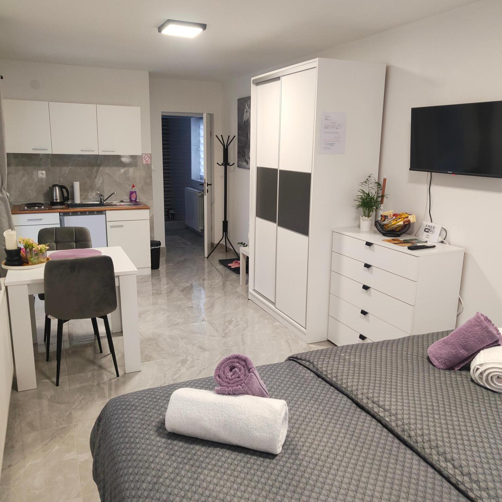 Apartmani Sun & Moon Bjelovar Ngoại thất bức ảnh